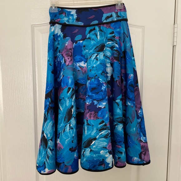 Floral midi skirt - Picture 2 of 3